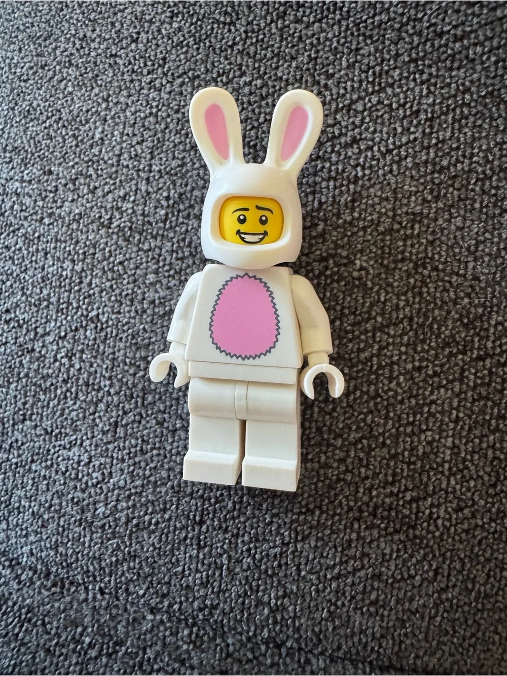 LEGO Bunny Suit Guy CMF 8831 Series 7 minifigure Easter